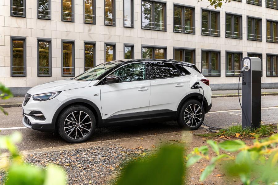  Opel Grandland X Hybrid4 2019 года  (фото 31 из 42)